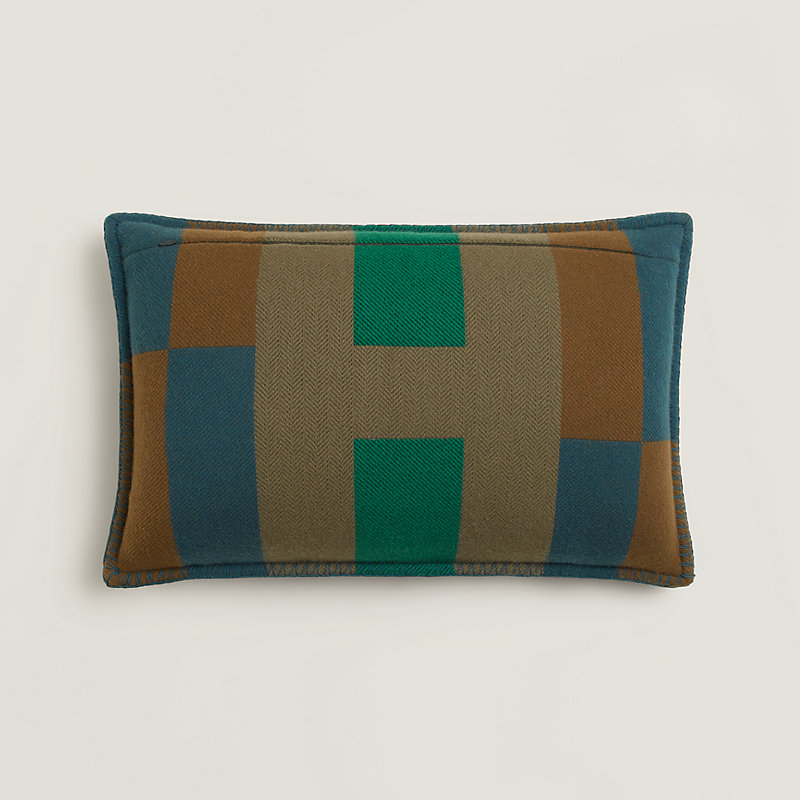 H Horizon pillow, medium model | Hermès Macau SAR